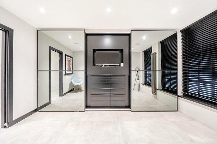 1 Bedroom Flat For Sale In Greenhill, Hampstead Village, NW3