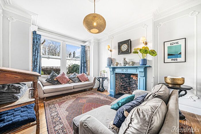 4 Bedroom Terraced House For Sale In Runwell Terrace, Southend-On-Sea, SS1