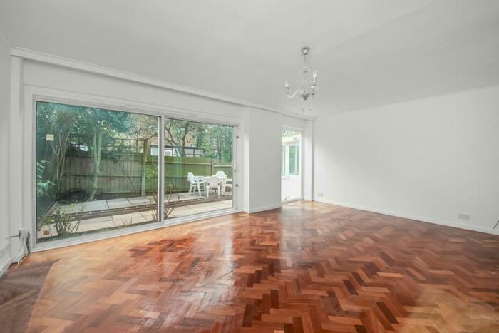 4 Bedroom House To Rent In Hamlyn Gardens, Upper Norwood, London, SE19