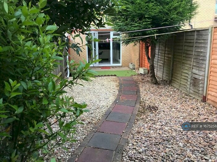 5 Bedroom Terraced House To Rent In Cranesbill Place, Milton Keynes, MK14