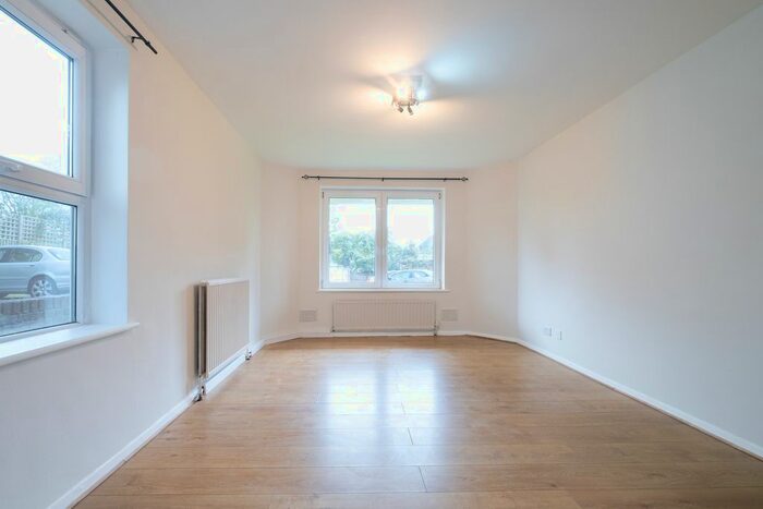 1 Bedroom Flat To Rent In Woodfield Avenue, London, SW16