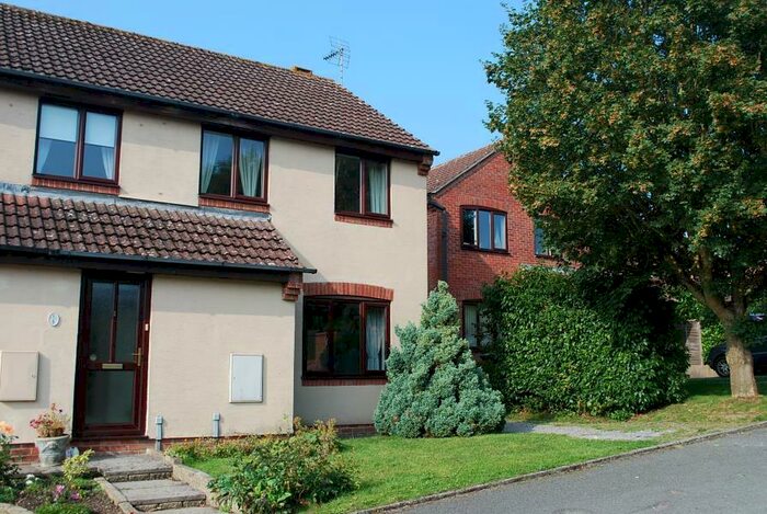 3 Bedroom Semi-Detached House To Rent In Malmesbury, SN16