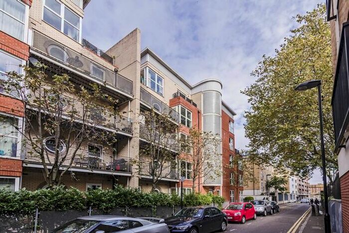 2 Bedroom Flat To Rent In Seward Street, London, EC1V