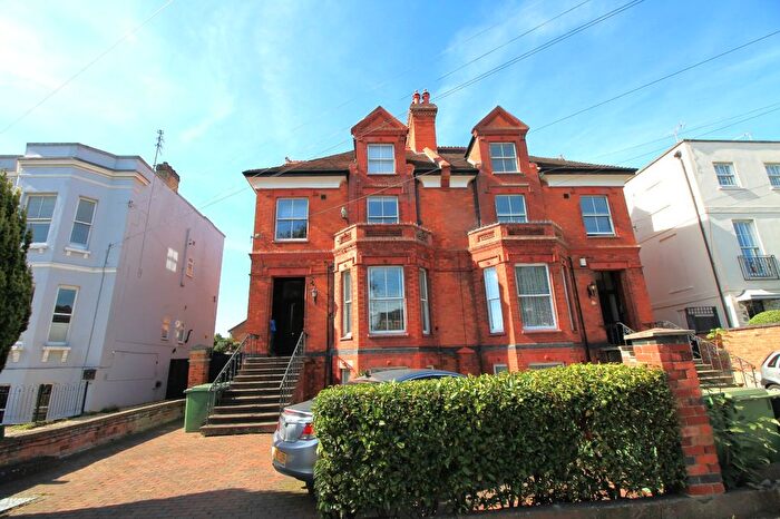 1 Bedroom Flat For Sale In Old Bath Road, Cheltenham, Gloucestershire, GL53