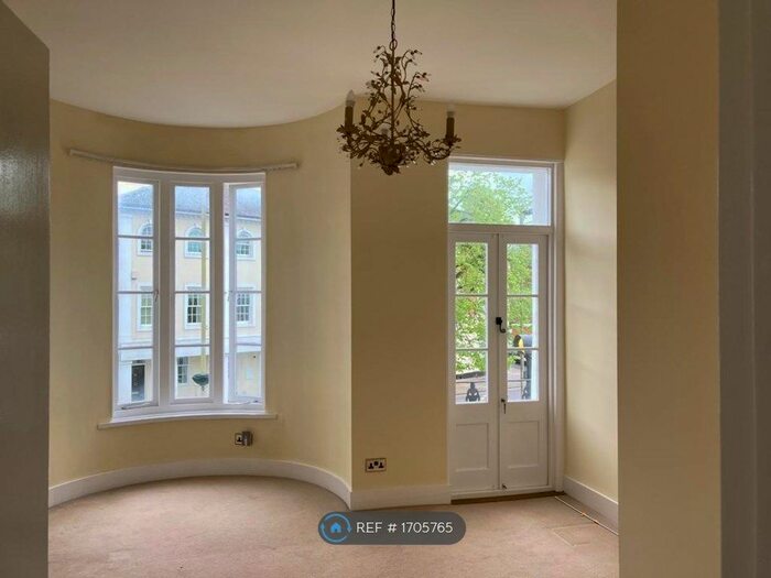 2 Bedroom Flat To Rent In Eastgate Street, Winchester, SO23