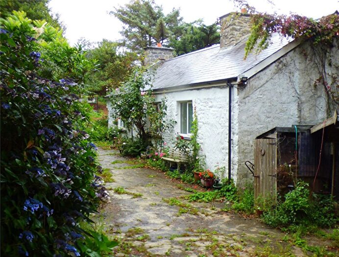 3 Bedroom Bungalow For Sale In Llanon, Ceredigion, SY23