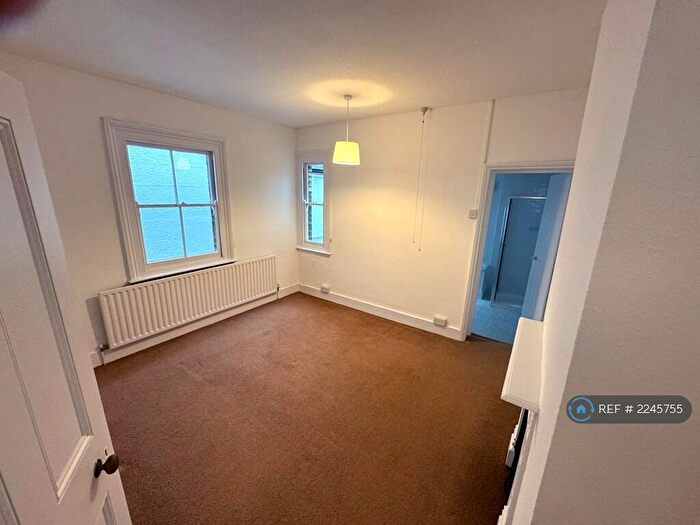 2 Bedroom Detached House To Rent In Sebright Road, Barnet, EN5