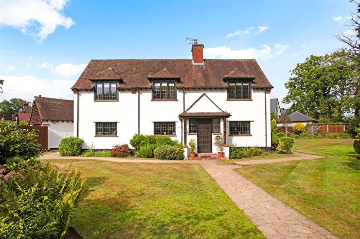 5 Bedroom Detached House For Sale In Oak End Way, Woodham, KT15
