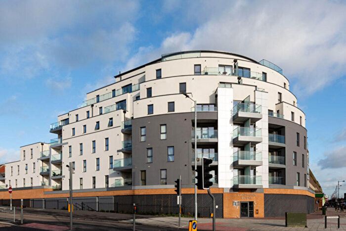 2 Bedroom Apartment To Rent In , Loughton, IG10