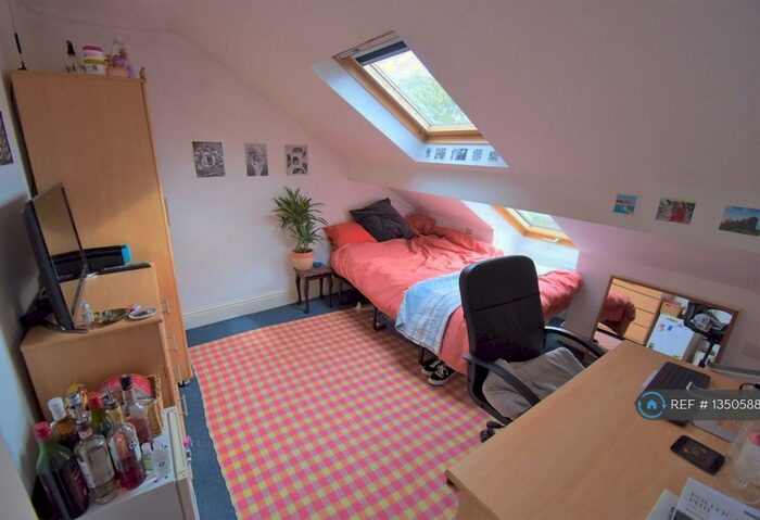 9 Bedroom Semi-Detached House To Rent In London Road, Reading, RG1