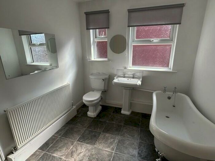 3 Bedroom Maisonette To Rent In Southwell Road East, Rainworth, NG21