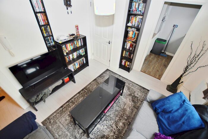 1 Bedroom Flat To Rent In Britten Court, Abbey Lane, London, E15