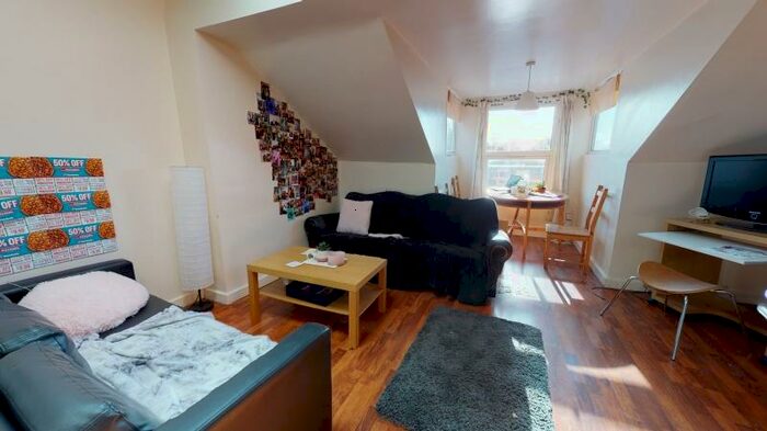 9 Bedroom Terraced House To Rent In Regent Park Terrace, Hyde Park, Leeds, LS6