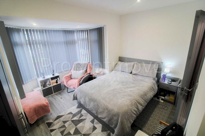 Property To Rent In Clevedon Road, Luton, LU2