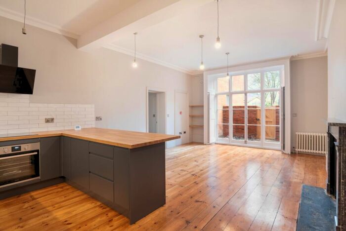 1 Bedroom Apartment To Rent In Church Street, Folkestone, CT20