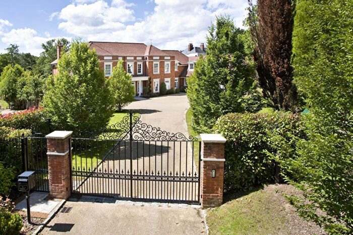 6 Bedroom Terraced House To Rent In Nuns Walk, Virginia Water, Surrey, GU25