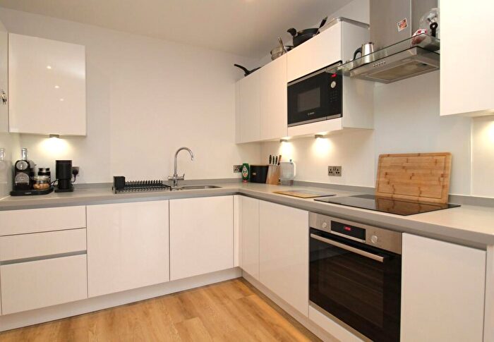 2 Bedroom Apartment For Sale In Leys Avenue, Letchworth Garden City, SG6