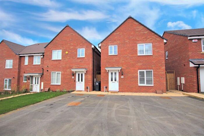 3 Bedroom House To Rent In Hawker Close, Birmingham, B31
