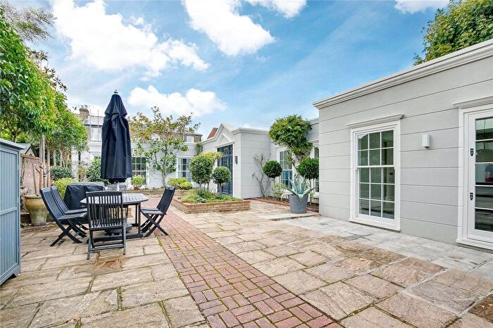 4 Bedroom Bungalow For Sale In Wandle Road, Wandsworth, London, SW17