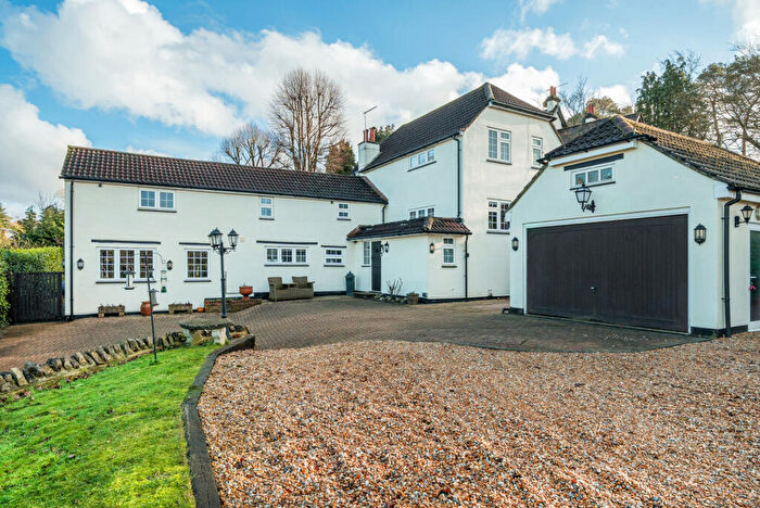 5 Bedroom Detached House For Sale In Upper Bourne Lane, Farnham, GU10