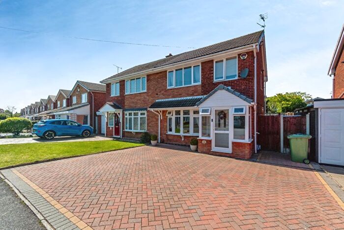 3 Bedroom Semi Detached House For Sale In Barmouth Close, Willenhall, West Midlands, WV12