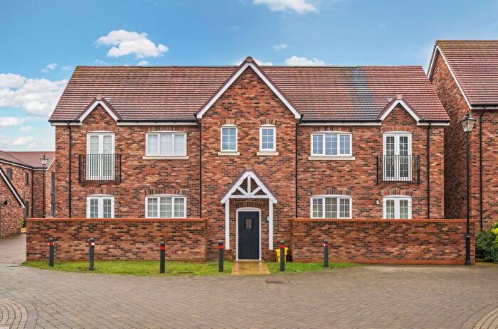2 Bedroom Flat For Sale In Orchard Drive, Bedford, MK42