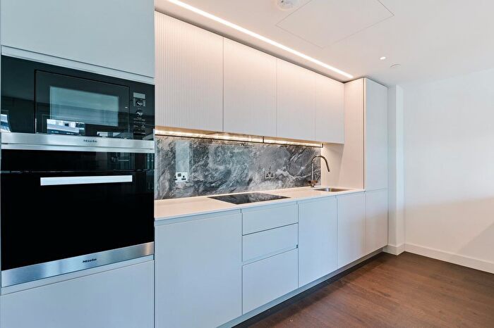 2 Bedroom Flat To Rent In Belvedere Road, White City, London, W12