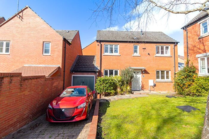 3 Bedroom Detached House For Sale In Spitalcroft Road, Devizes, SN10