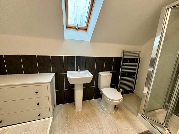 3 Bedroom End Of Terrace House For Sale In Montacute Road, Yeovil, Somerset, BA20