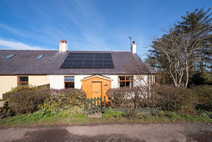 3 Bedroom Semi-Detached Bungalow For Sale In Berrybank Cottages, Reston, TD14