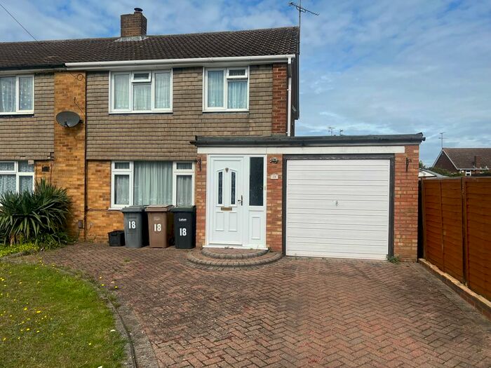 3 Bedroom Semi-Detached House To Rent In Sawtry Close, Luton, LU3