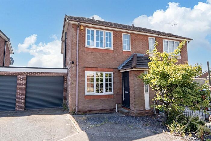 3 Bedroom Semi Detached House For Sale In Richmond Drive, Mansfield Woodhouse, Mansfield, NG19