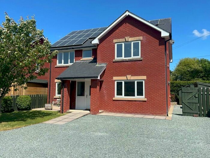 4 Bedroom Detached House For Sale In Llywelyn Close, Cilmery, Builth Wells, Powys, LD2