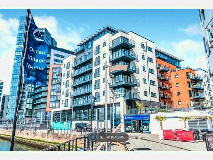 2 Bedroom Flat To Rent In Admiral's Quay, Southampton, SO14