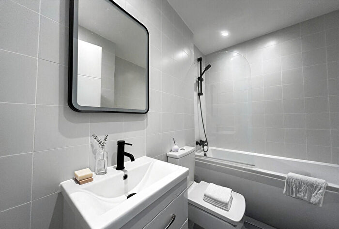 2 Bedroom Apartment To Rent In Spot, Bolton, BL1