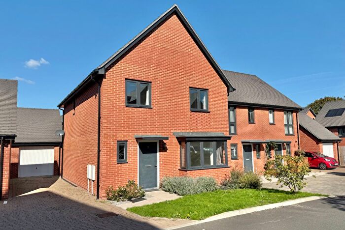 4 Bedroom Detached House For Sale In Waterclose Way, Curbridge Meadows, Whiteley, PO15