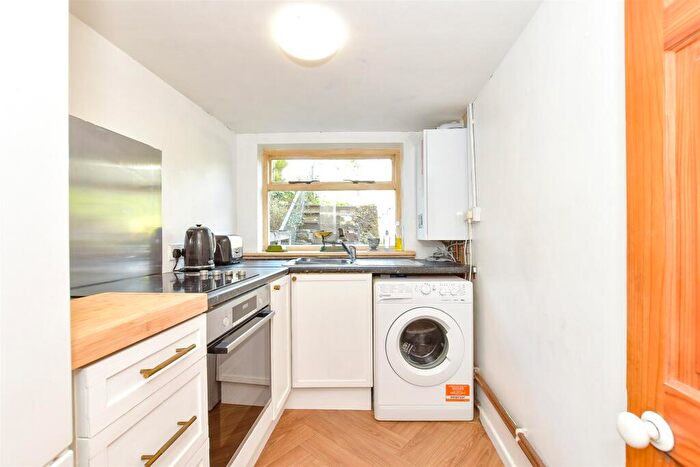 2 Bedroom Cottage For Sale In Carisbrooke High Street, Newport, Isle Of Wight, PO30