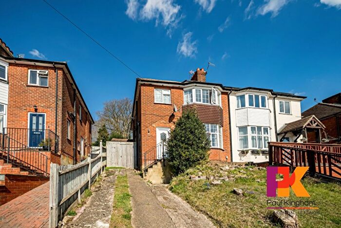 4 Bedroom Semi-Detached House To Rent In White Close, High Wycombe, HP13