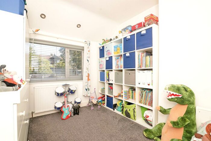 3 Bedroom Terraced House For Sale In Victoria Avenue, Hastings, TN35