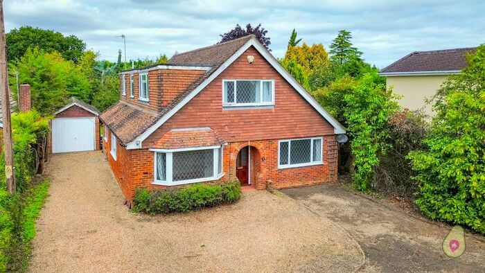 4 Bedroom Detached House To Rent In Barkham, Wokingham, Berkshire, RG40