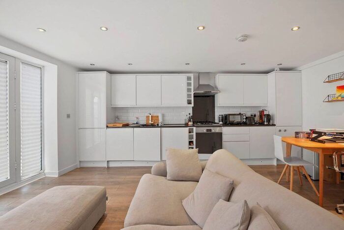 1 Bedroom Flat For Sale In East Dulwich Road, East Dulwich, London, SE22