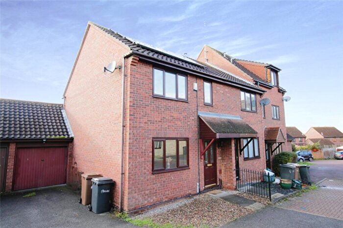 3 Bedroom End Of Terrace House To Rent In Hallowell Down, South Woodham Ferrers, Chelmsford, Essex, CM3