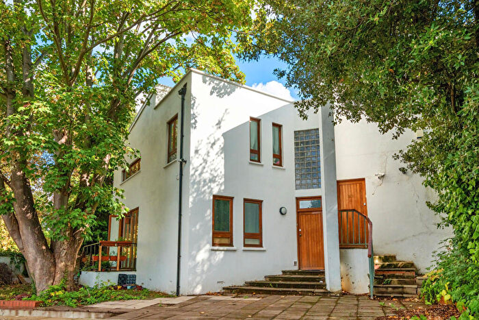 7 Bedroom Detached House For Sale In St. Faiths Road, London, SE21