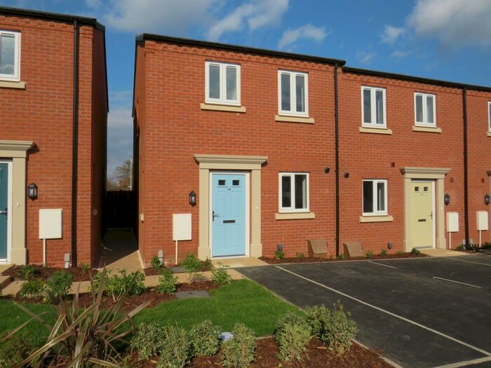 3 Bedroom Town House To Rent In Saxelbye Avenue, Derby, DE1