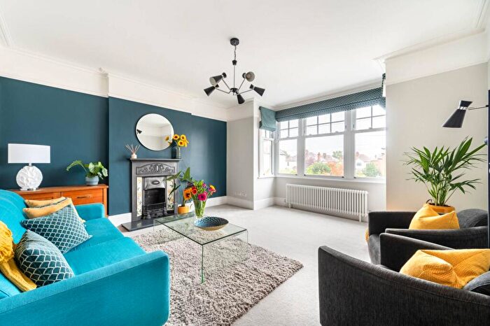 2 Bedroom Maisonette For Sale In Radnor Road, Harrow, HA1