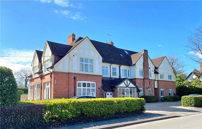 2 Bedroom Apartment For Sale In Murdoch Road, Wokingham, Berkshire, RG40