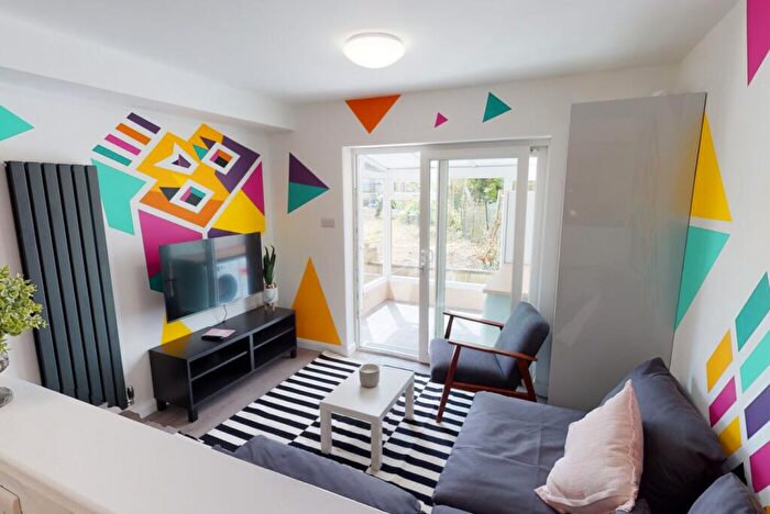6 Bedroom House To Rent In Mount Road, Bath, BA2