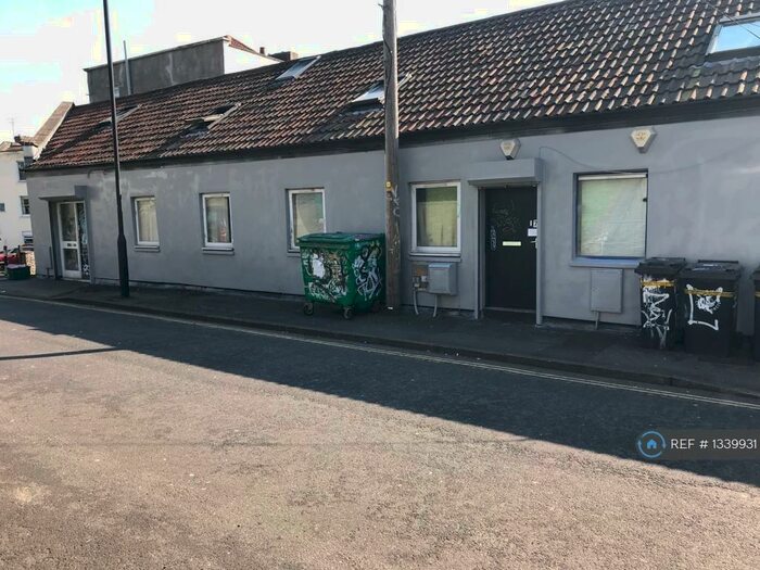 5 Bedroom Flat To Rent In Ninetree Hill, Bristol, BS1