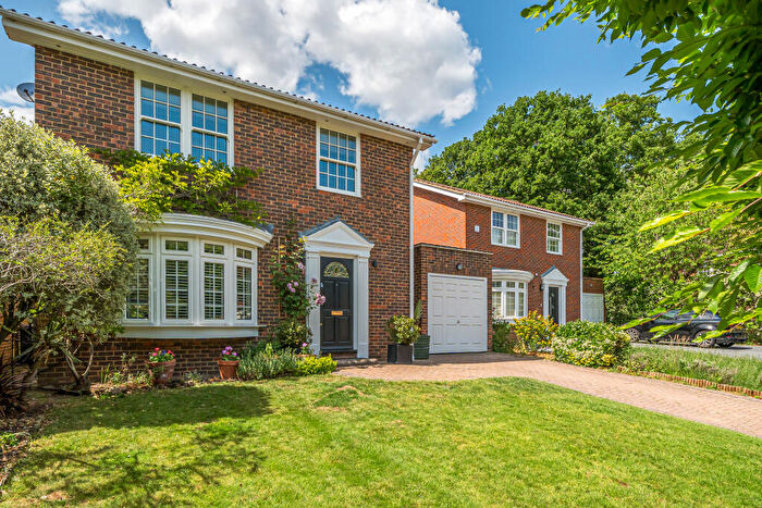 4 Bedroom House To Rent In Selby Close, Chislehurst, BR7