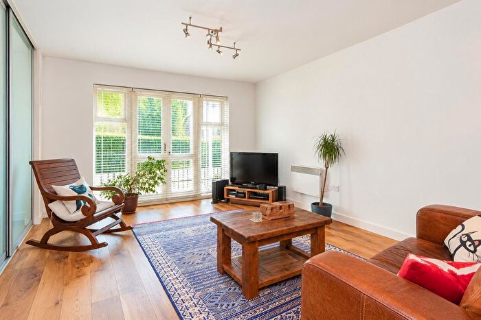 1 Bedroom Flat For Sale In Park Lodge Avenue, West Drayton, UB7